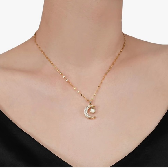 Crystal Clavicle Necklace - Picture 3 of 3